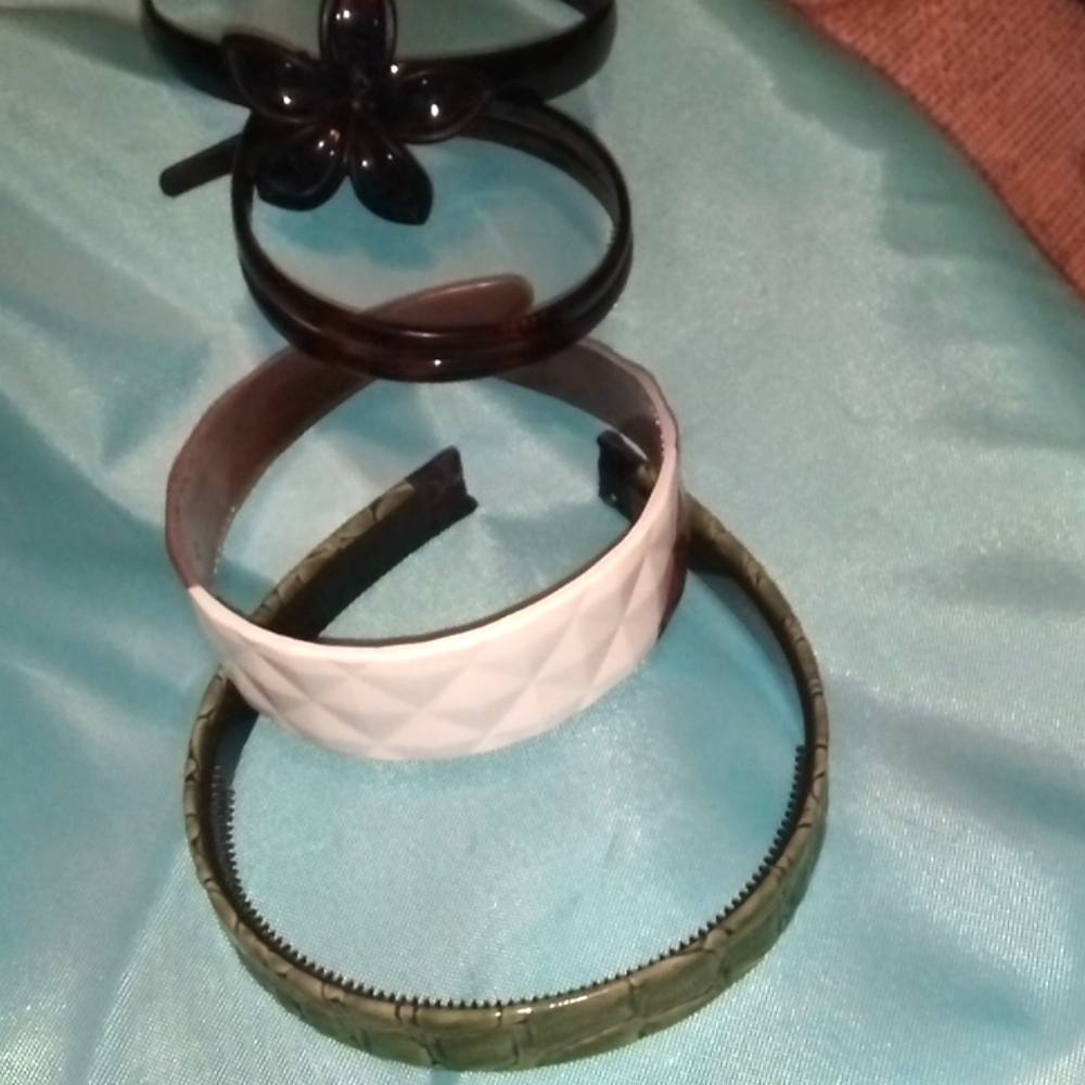 4 pc lot of headbands-never worn